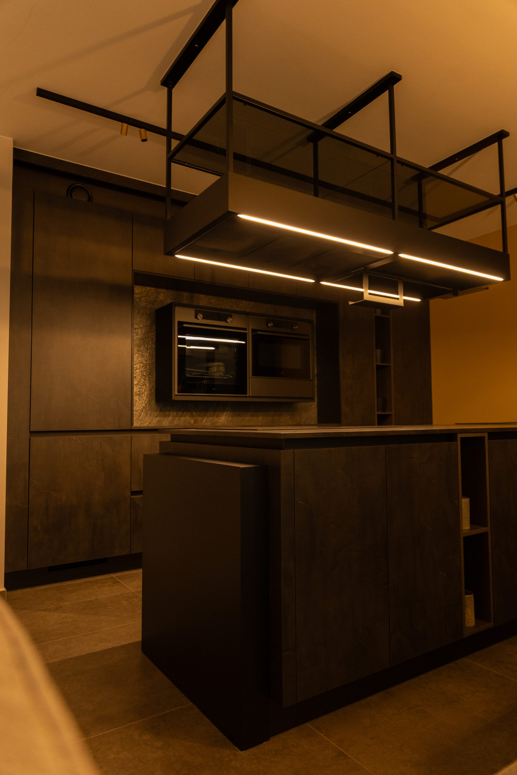 Îlot central cuisine chêne brun